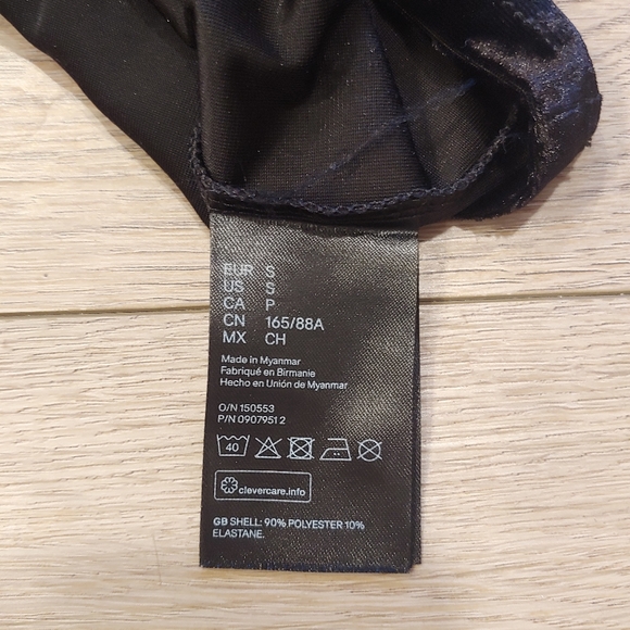 Black velvet turtleneck // size S - Picture 6 of 6